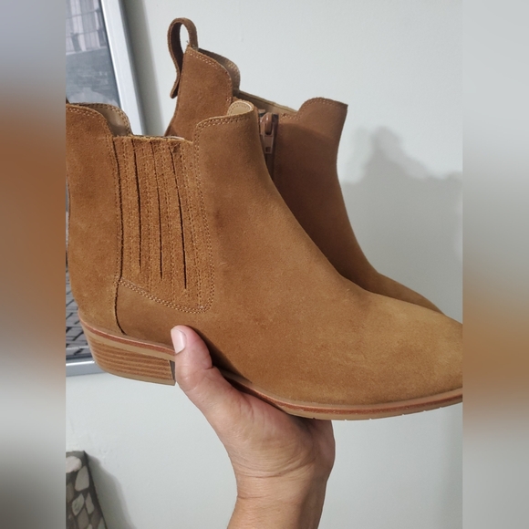 Vaneli Tan Leather Boots - Picture 4 of 10